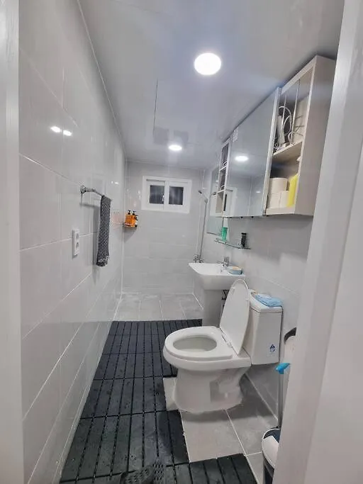 Large Garden House 5Min From Subway Villa Incheon Korsel