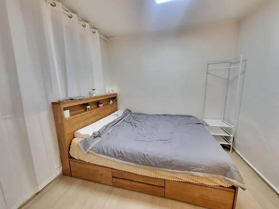Large Garden House 5Min From Subway Villa Incheon