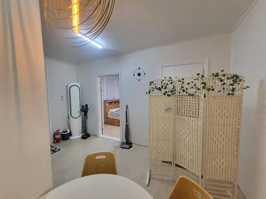 Large Garden House 5Min From Subway Villa Incheon